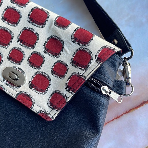 MISSY MAO MAO | Handcrafted vegan leather Jodie shoulder bag in Lashed Dots - Picture 4 of 10